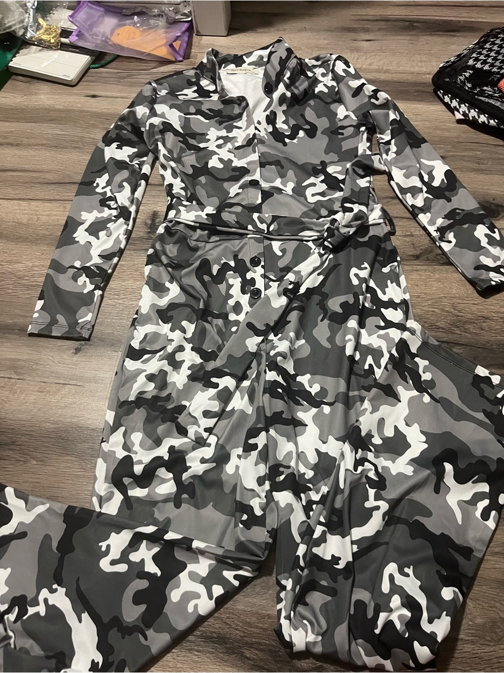 Women’s Grey Camo Long-Sleeve Jumpsuit NWOT ! Statement Piece